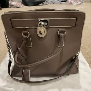 MicheL Kors purse